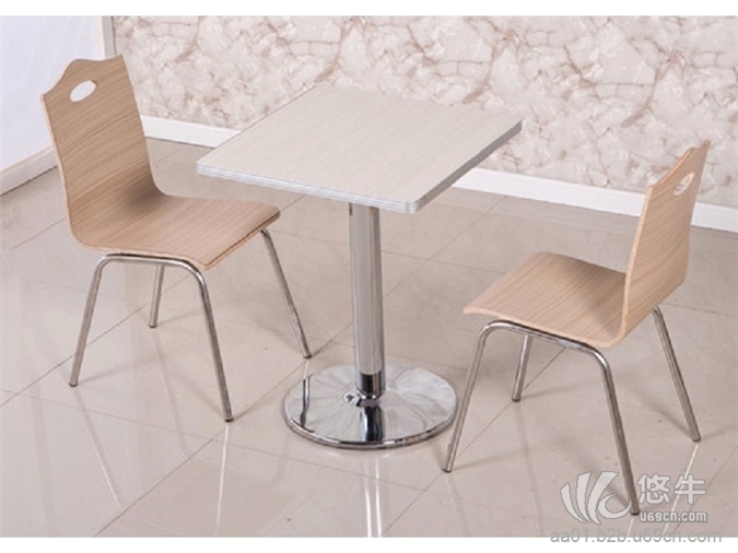 消费者认可的快餐桌椅厂家，质量有保证的快餐桌椅