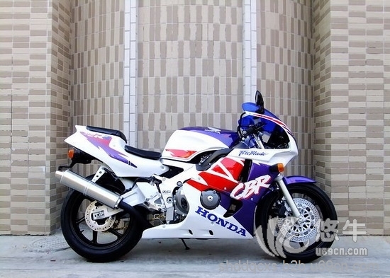 本田CBR400RR摩托车