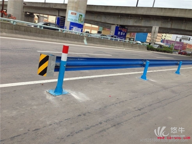 山东民生高速公路波形护栏板工程交通设施防撞设施图1