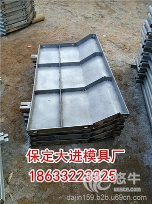 预制水泥隔离墩钢模具-大进隔离墩钢模具厂