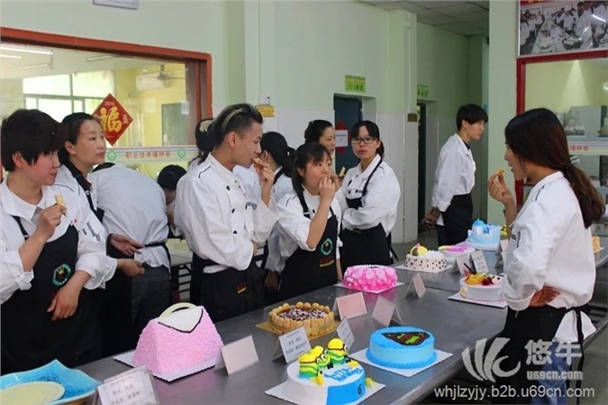 金领西点学校蛋糕饮品饼店创业班