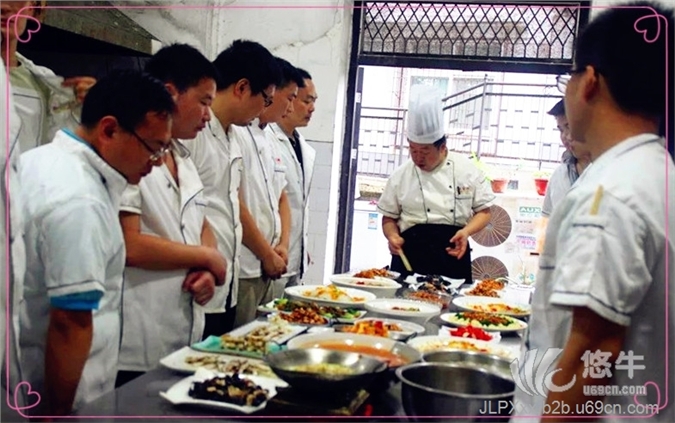 武汉厨师培训学校武汉有哪些厨师学校武汉最好厨师学校