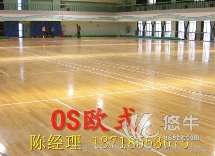 室内运动场木地板专业篮球场地板体育地板公司图1