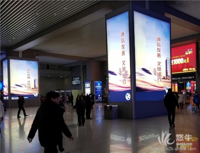 南京高铁站灯箱广告